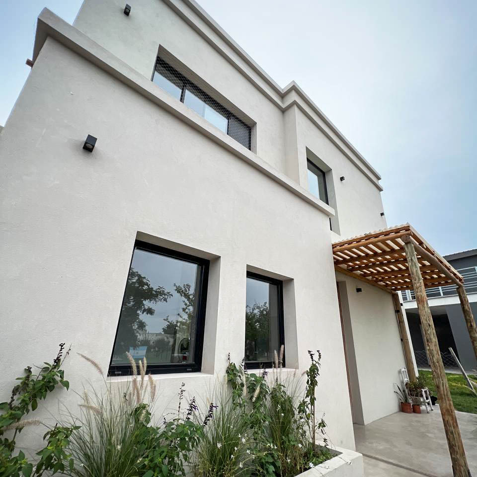 photo_5066848133014727512_y