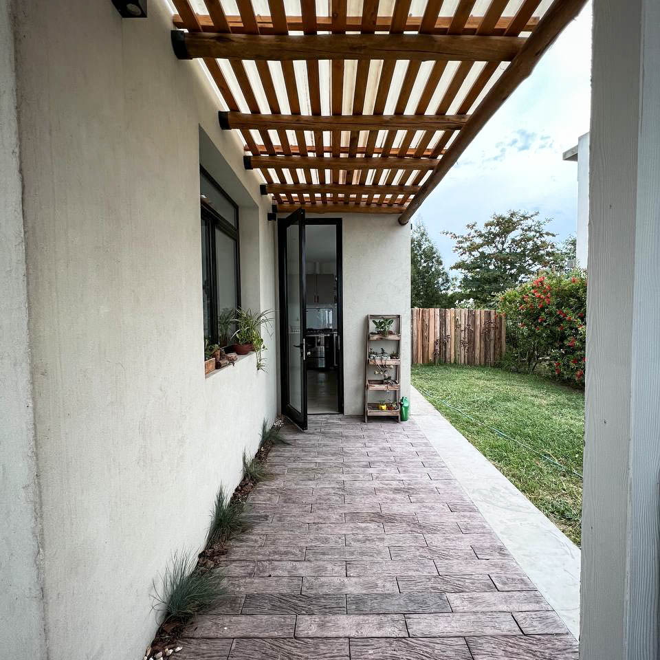 photo_5066848133014727549_y